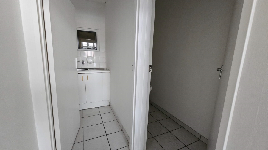 To Let commercial Property for Rent in Beaconvale Western Cape